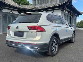 2022 Volkswagen Tiguan II Рестайлинг, белый, 1850999 рублей, вид 4