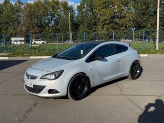 2011 Opel Astra GTC J Рестайлинг, белый, 795000 рублей, вид 3