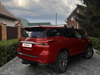 2021 Toyota Fortuner II Рестайлинг, красный, 3900000 рублей, вид 3