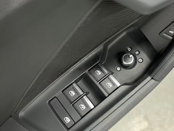 2022 Audi A3 35 TFSI IV (8Y), пурпурный, 2100000 рублей - вид 16