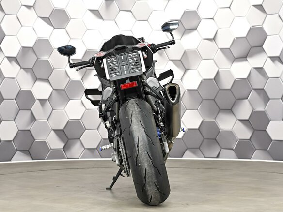 2025 BMW M 1000 R, серебристый, 2900000 рублей - вид 5