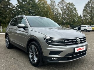2017 Volkswagen Tiguan II, серебристый, 3100000 рублей, вид 4