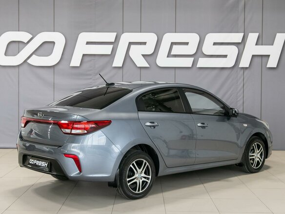 2017 Kia Rio IV, серый, 1270000 рублей - вид 5