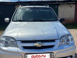 2013 Chevrolet Niva I Рестайлинг, серебристый, 400000 рублей, вид 2