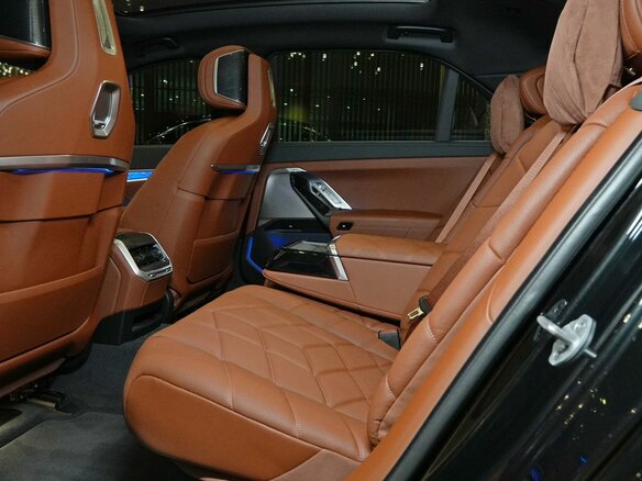 2025 BMW 7 серии 740d xDrive VII (G70), чёрный, 17200000 рублей - вид 22