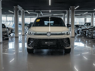 2026 Volkswagen Tiguan L Pro III (China Market), серый, 5150000 рублей, вид 3