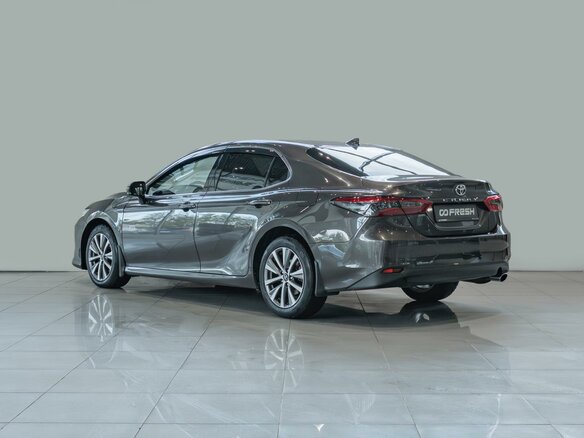 2021 Toyota Camry VIII (XV70) Рестайлинг, коричневый, 2350000 рублей - вид 1