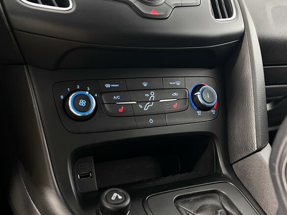 2015 Ford Focus III Рестайлинг, белый, 985000 рублей - вид 12