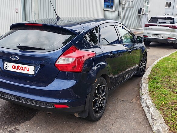 2011 Ford Focus III, синий - вид 4