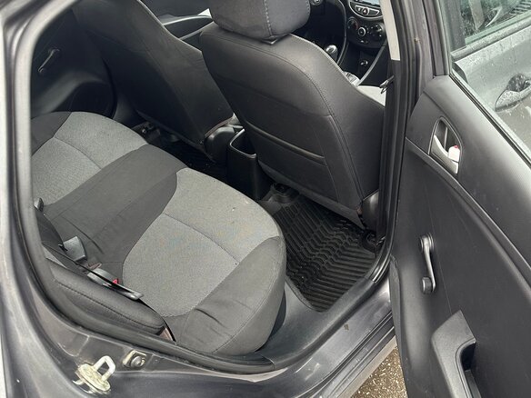 2012 Hyundai Solaris I, серый, 660000 рублей - вид 10