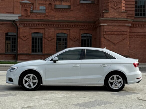 2017 Audi A3 III (8V) Рестайлинг, белый - вид 5