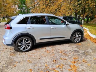 2017 Kia Niro I, серебристый, 1680000 рублей, вид 4