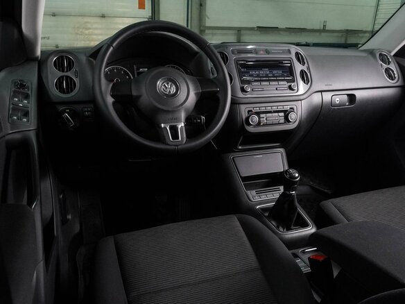 2011 Volkswagen Tiguan I Рестайлинг, чёрный, 1229000 рублей - вид 5