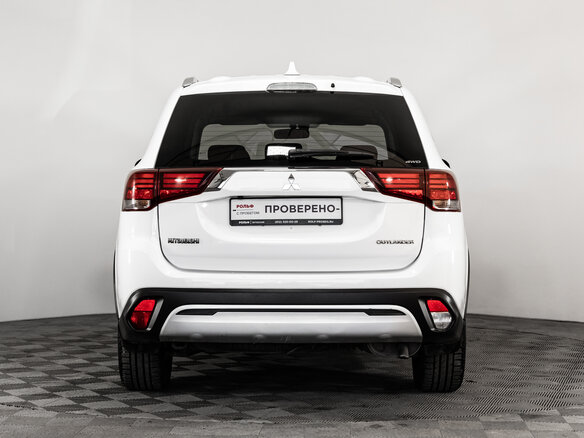 2020 Mitsubishi Outlander III Рестайлинг 3, белый, 1949000 рублей - вид 5