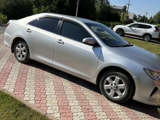 2015 Toyota Camry VII (XV50) Рестайлинг, серебристый, 1549000 рублей, вид 2