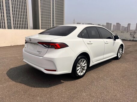 2022 Toyota Corolla XII (E210), белый, 1800000 рублей, вид 4