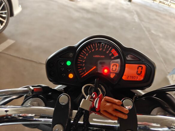 2011 Suzuki SFV 400 Gladius, серый, 400000 рублей - вид 12