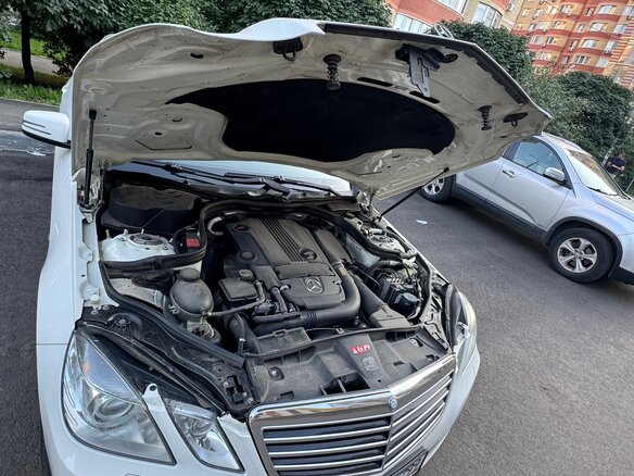 2011 Mercedes-Benz E-Класс 200 5G-Tronic IV (W212, S212, C207), белый - вид 27