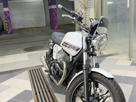 2008 Moto Guzzi V 7, белый, 430000 рублей, вид 1