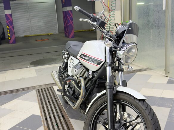 2008 Moto Guzzi V 7, белый, 400000 рублей