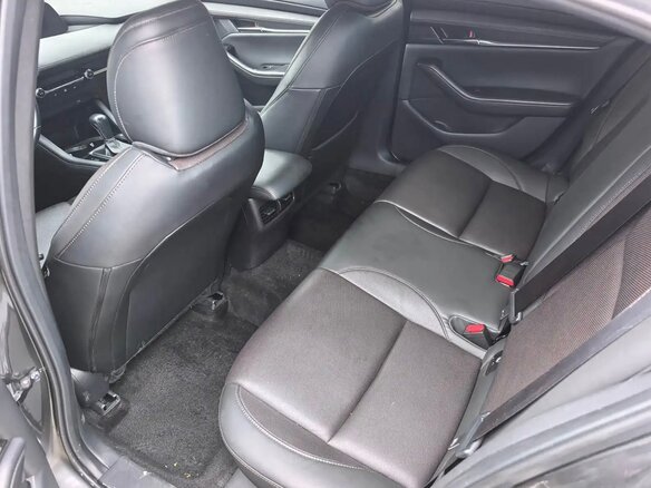 2022 Mazda 3 Axela IV (BP), серый, 1850000 рублей - вид 15