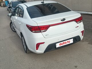 2017 Kia Rio IV, белый, 750000 рублей, вид 4