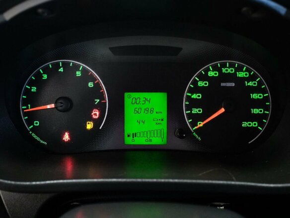 2013 Lada (ВАЗ) Granta I, белый, 375000 рублей - вид 9