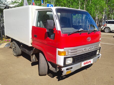 1995 Toyota HiAce, красный, 650000 рублей, вид 1