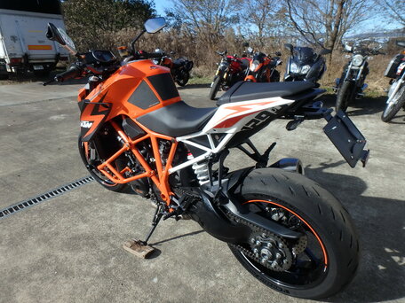 2016 KTM 1290 Super Duke R, оранжевый, 900000 рублей, вид 5