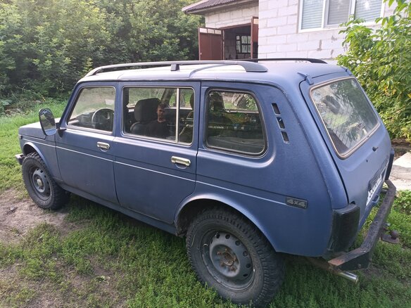 2000 Lada (ВАЗ) 2131 (4x4) I, серый, 200000 рублей - вид 2