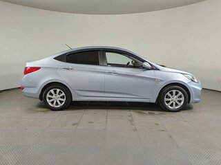 2012 Hyundai Solaris I, серебристый, 810000 рублей, вид 4