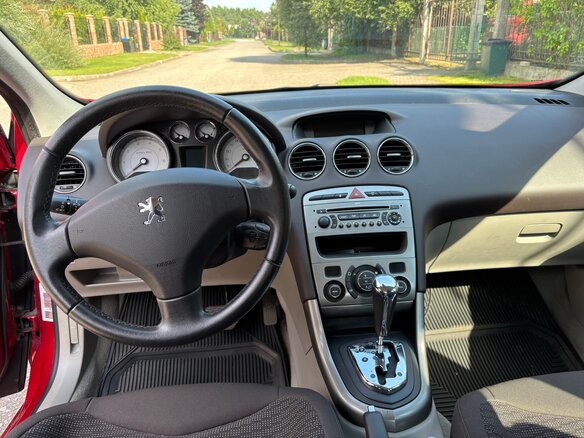 2008 Peugeot 308 I, красный - вид 6