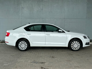 2019 Skoda Octavia III (A7) Рестайлинг, белый, 1670000 рублей, вид 5
