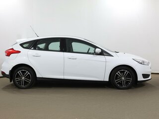 2016 Ford Focus III Рестайлинг, белый, 990000 рублей, вид 3