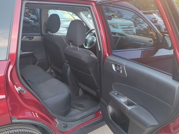2011 Subaru Forester III Рестайлинг, пурпурный - вид 13