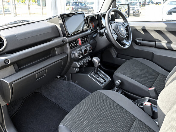 2023 Suzuki Jimny Kei car IV, чёрный, 1670000 рублей - вид 2