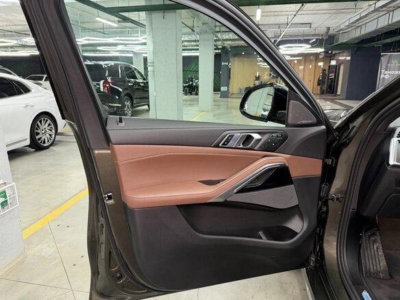 2025 BMW X6 40i III (G06) Рестайлинг, серый, 15850000 рублей - вид 6