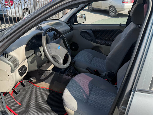 2010 Lada (ВАЗ) Kalina I, серый, 237000 рублей - вид 2