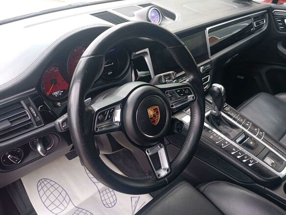 2019 Porsche Macan S I Рестайлинг, красный, 3947850 рублей - вид 5