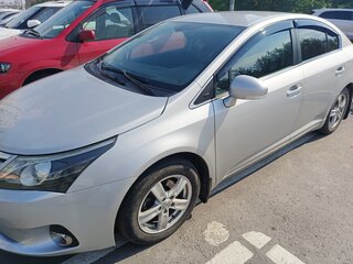 2011 Toyota Avensis III Рестайлинг, серебристый, 1250000 рублей, вид 3