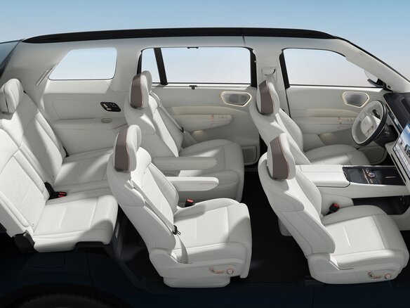 2026 Lynk & Co 900, белый - вид 8