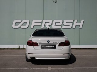 2013 BMW 5 серии 525d xDrive VI (F10/F11/F07), белый, 2139000 рублей, вид 4