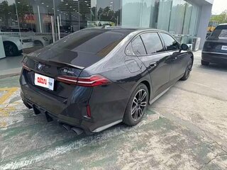 2025 BMW 5 серии Long 530Li xDrive VIII (G60/G61/G68), чёрный, 6579225 рублей, вид 4