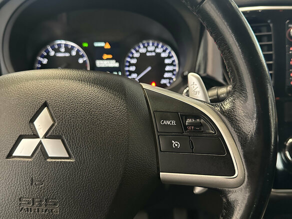 2014 Mitsubishi Outlander III Рестайлинг, белый, 1570000 рублей - вид 15