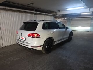 2016 Volkswagen Touareg II Рестайлинг, белый, 2700000 рублей, вид 2