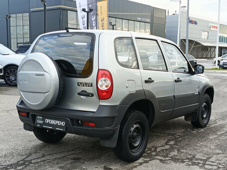 2014 Chevrolet Niva I Рестайлинг, серебристый, 478677 рублей, вид 5