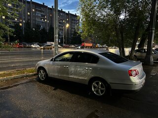 2010 Volkswagen Passat B6, серебристый, 685000 рублей, вид 3