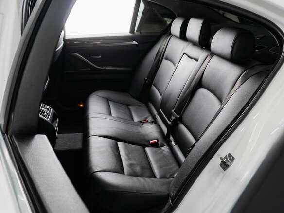 2010 BMW 5 серии 523i VI (F10/F11/F07), белый, 1900000 рублей - вид 8