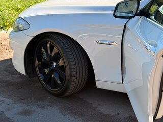2011 BMW 5 серии 530d xDrive VI (F10/F11/F07), белый, 1700000 рублей, вид 5