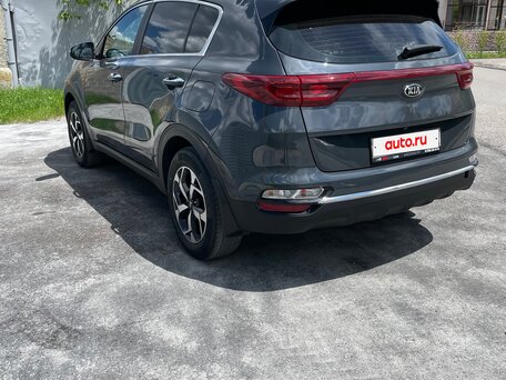 2021 Kia Sportage IV Рестайлинг, серый, 1750000 рублей, вид 3